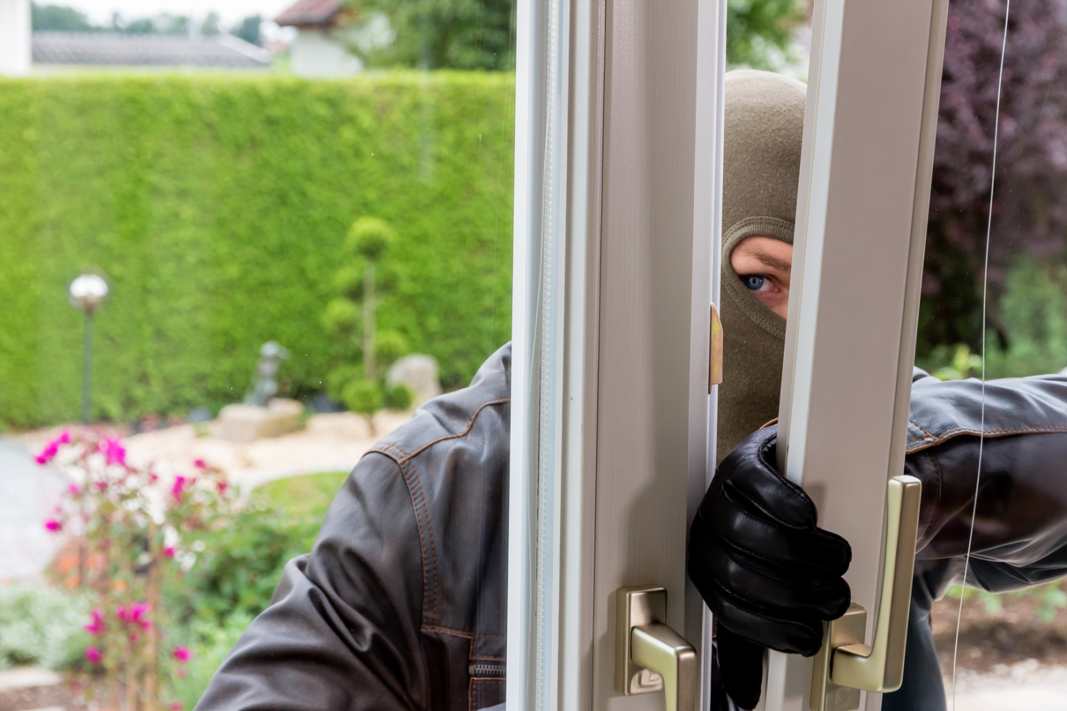 Einbruch durch Fenster; Detektei Bonn, Detektiv Bonn, Privatdetektiv Bonn